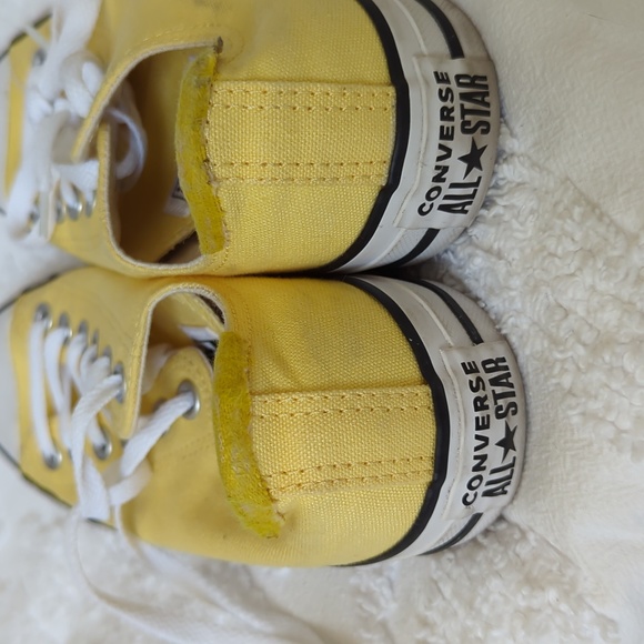 Yellow Converse Chuck Taylor Sneakers Women's 8 - Picture 3 of 5